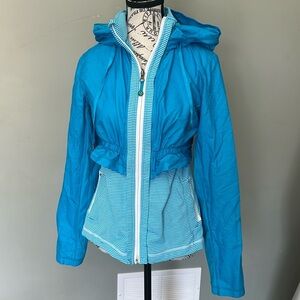 Lululemon Women’s Size 6 Rain Jacket